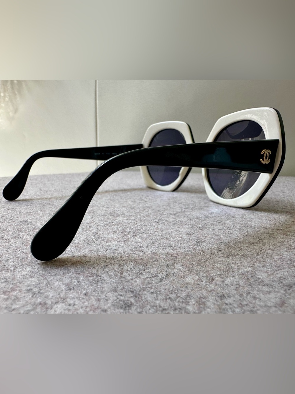 CHANEL authentic VTG 1990s 08849 oversized hexagon black+white sunglasses - Picture 4 of 13